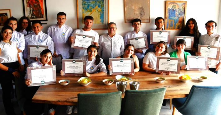 DAÜ’den 22 öğrenci İtalya’da gastronomi dalında eğitim ve stajı tamamladı