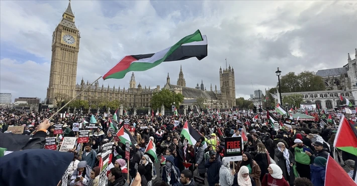 İngiltere İçişleri Bakanı Braverman, Filistin'e destek gösterilerini "nefret yürüyüşleri" olarak niteledi