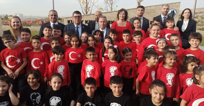Maliye Bakanı Berova Ankara'da sergi açılışı ve fidan dikim etkinliğine katıldı