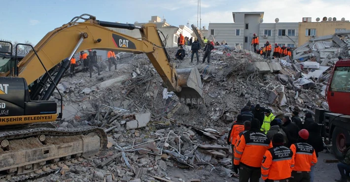 Depremde 72 kişinin hayatını kaybettiği İsias Oteli'nde fazladan kat çıkıldığı belirlendi