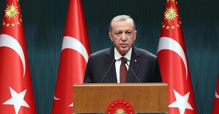 Erdoğan: “Zaman, verdiği sözlerin hilafına davranarak Kıbrıs Türklerini cezalandıran Avrupa Birliği'nin ne kadar büyük bir yanlış yaptığını ispat edecektir”