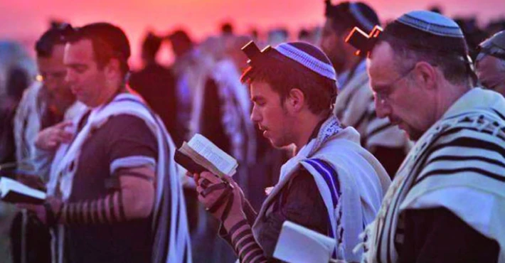 İsrailliler Hamas’ın rehin aldığı yurttaşları için Limasol’da dua etti