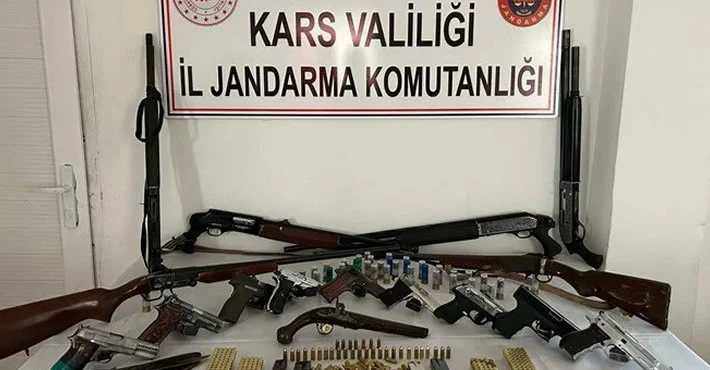 Kars'ta silah kaçakçılarına operasyon: 9 gözaltı