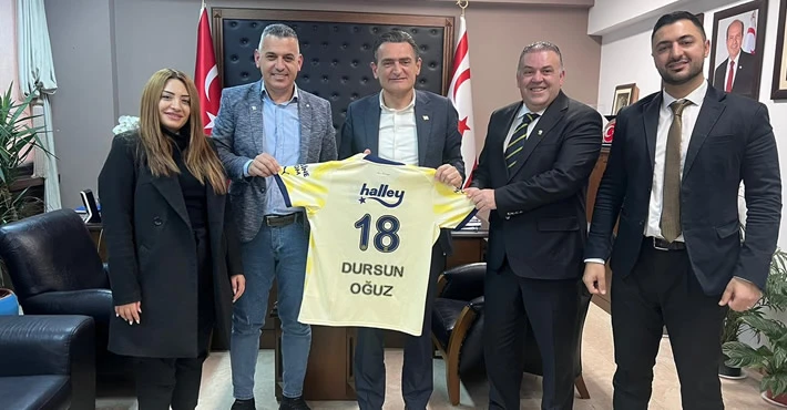 KKTC Fenerbahçeliler Derneği’nden İçişleri Bakanı Oğuz’a ziyaret