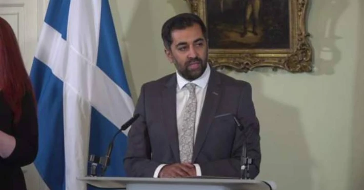 İskoçya Başbakanı Hamza Yusuf istifa etti!