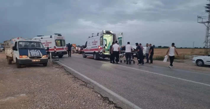 Adana’da iki otomobil kafa kafaya çarpıştı: 1 ölü, 5 yaralı