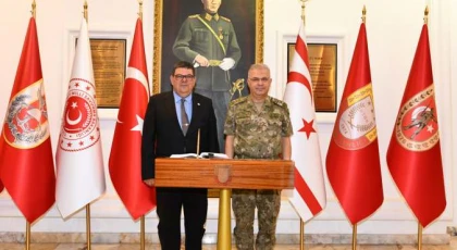 Maliye Bakanı Berova, Kıbrıs Türk Barış Kuvvetleri Komutanı Tümgeneral Kılınç’ı makamında ziyaret etti