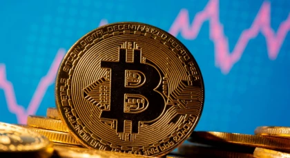 Bitcoin 17 ayın en yüksek seviyesini test etti