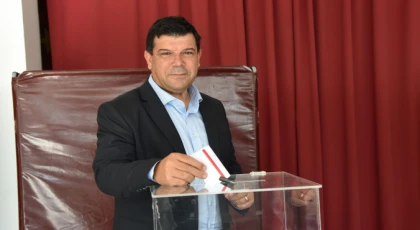 DAÜ’de Rektör adayı Prof. Dr. Hasan Kılıç için güven oylaması yapılıyor