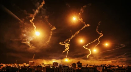 İsrail Gazze'ye bir aydır bomba yağdırıyor
