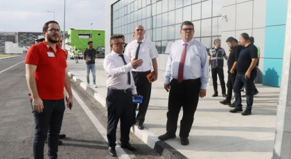 Maliye Bakanı Berova, Ercan Havalimanı'nda yeni gümrük ve kargo binasının durumunu inceledi