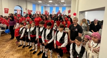 Türkiye Cumhuriyeti'nin 100. kuruluş yıl dönümü Londra Dr. Fazıl Küçük Türk Okulu'nda da coşkuyla kutlandı