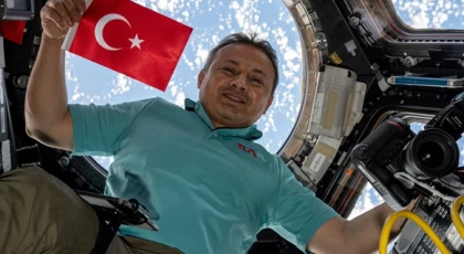 Alper Gezeravcı: “Tüm ülkemin tek yürek bu fırlatma sürecini ekranları başında takip ettiğini bilmek beni çok duygulandırdı"