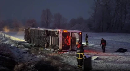 Kastamonu'da yolcu otobüsünün devrildiği kazada 4 kişi hayatını kaybetti