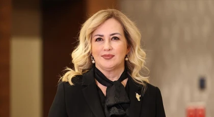Sibel Tatar, Kanal T’nin, Kıbrıs Bağımsız Medya Grubu’na devrine ilişkin basın açıklaması yaptı