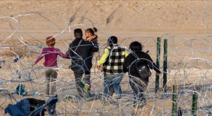 Teksas'ta alınan önlemlere rağmen düzensiz göçmenler sınırı geçmeye devam ediyor