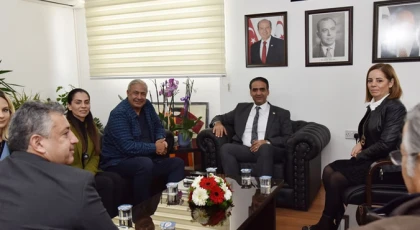 Çalışma ve Sosyal Güvenlik Bakanı Gardiyanoğlu, Kıbrıs Türk Reklamcılar ve Tasarımcılar Derneği heyetini kabul etti