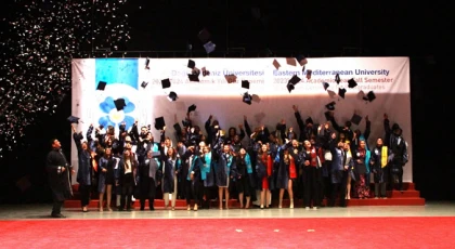 DAÜ'de 2023-2024 Akademik Yılı Güz Dönemi lisansüstü mezuniyet töreni yapıldı