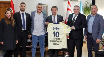 Dışişleri Bakanı Ertuğruloğlu, Fenerbahçeliler Derneği yönetimini kabul etti