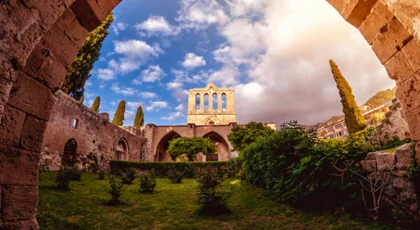 Kıbrıs’da gezilecek görülecek yerler - Bellapaıs Manastırı / Girne
